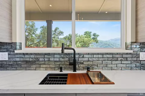 Kitchen - 868 Sanel Dr, Ukiah, CA 95482 photo 4 of 7