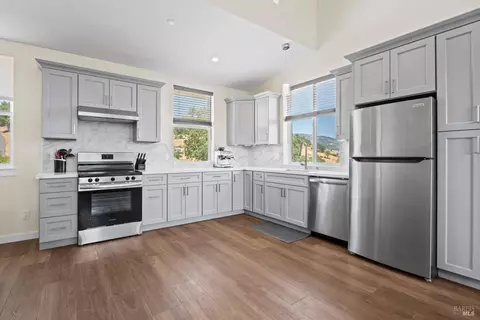 Kitchen - 868 Sanel Dr, Ukiah, CA 95482 photo 6 of 7
