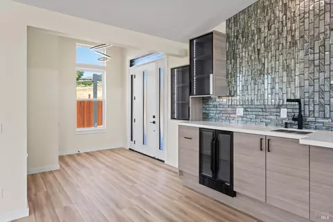 Entry Way - 868 Sanel Dr, Ukiah, CA 95482 photo 1 of 2