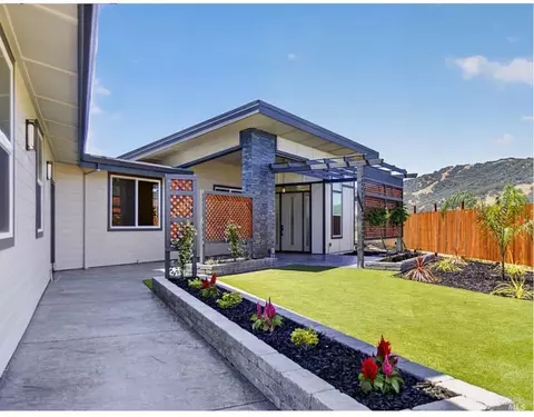 868 Sanel Dr, Ukiah, CA 95482