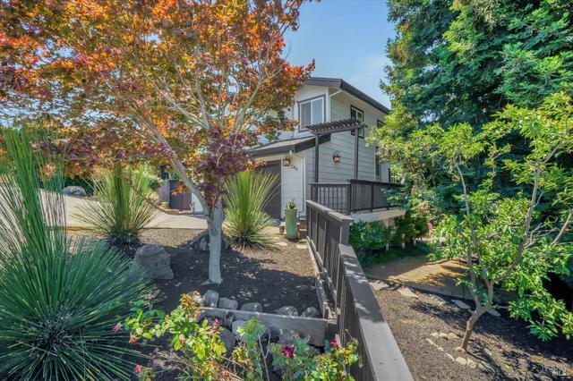 260 Saint Augustine Dr, Benicia, CA 94510