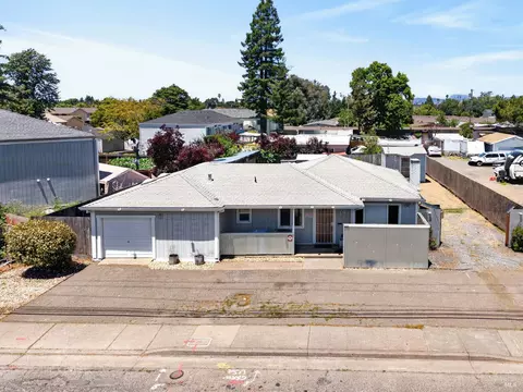 493 Hearn Ave, Santa Rosa, CA 95407