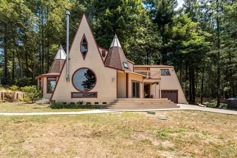 43345 Brushy Ridge Loop, Annapolis, CA 95412