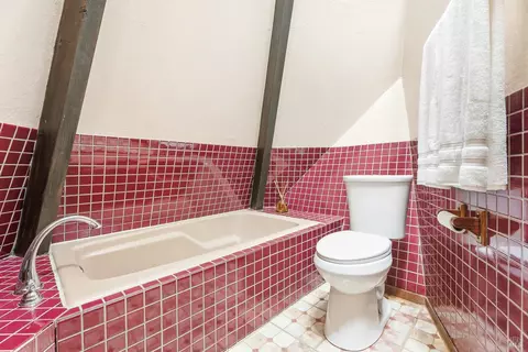 Bath - 43345 Brushy Ridge Loop, Annapolis, CA 95412 photo 1 of 3