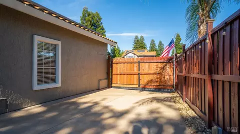 178 Silver Eagle Way, Vacaville, CA 95688 photo 4