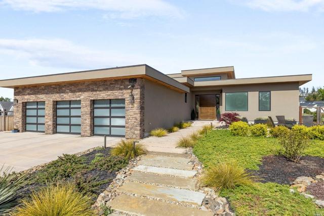 3754 Saint Andrews Dr, Santa Rosa, CA 95403