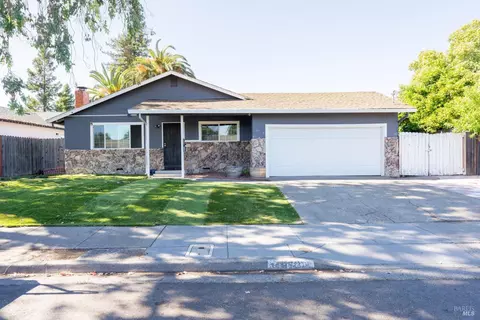 1079 Odell Ln, Santa Rosa, CA 95407