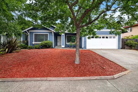 527 Mallory Ave, Windsor, CA 95492