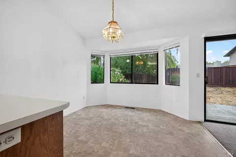 Dining - 527 Mallory Ave, Windsor, CA 95492 photo 1 of 1