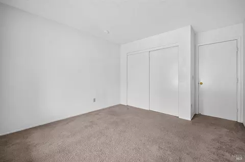 Bedroom - 527 Mallory Ave, Windsor, CA 95492 photo 1 of 5