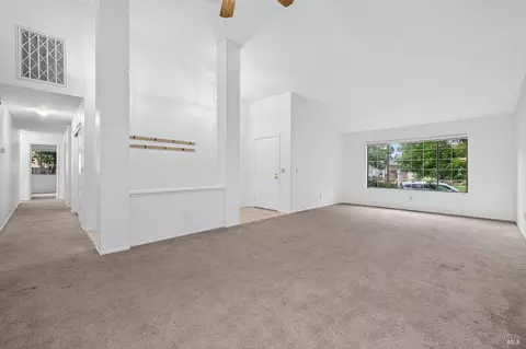 Living - 527 Mallory Ave, Windsor, CA 95492 photo 3 of 6