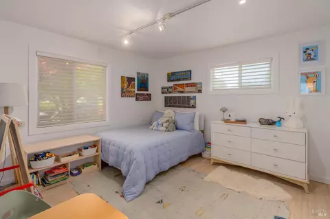 Bedroom - 350 Patten St, Sonoma, CA 95476 photo 4 of 4