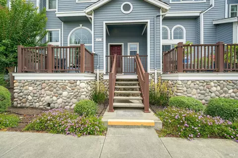 Exterior - 450 E St, Benicia, CA 94510 photo 1 of 10