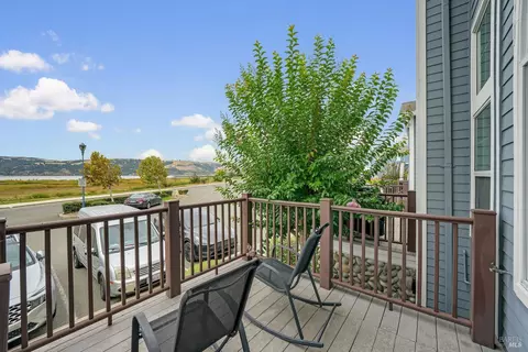 Exterior - 450 E St, Benicia, CA 94510 photo 4 of 10