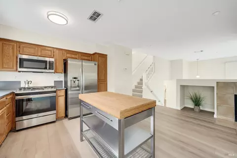Kitchen - 450 E St, Benicia, CA 94510 photo 2 of 3