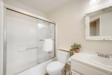 Bath - 450 E St, Benicia, CA 94510 photo 2 of 4