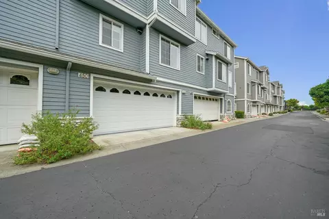 Exterior - 450 E St, Benicia, CA 94510 photo 6 of 10