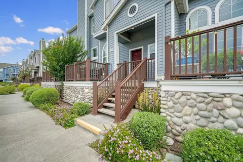 Exterior - 450 E St, Benicia, CA 94510 photo 2 of 10