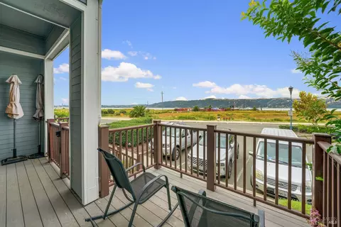 Exterior - 450 E St, Benicia, CA 94510 photo 5 of 10