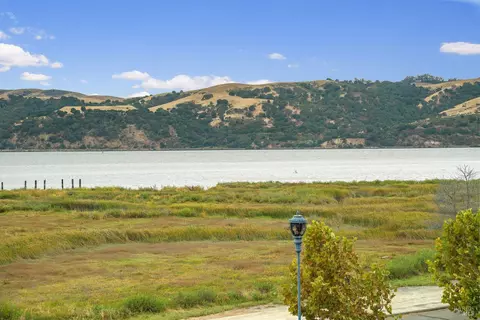 View/Area - 450 E St, Benicia, CA 94510 photo 1 of 2