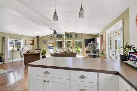 Kitchen - 26841 Willow Ter, Cloverdale, CA 95425 photo 4 of 5