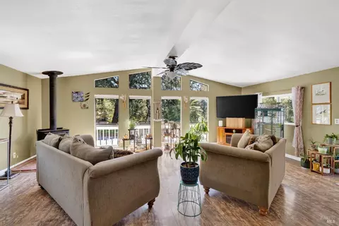 Living - 26841 Willow Ter, Cloverdale, CA 95425 photo 2 of 4