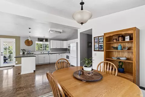 Dining - 26841 Willow Ter, Cloverdale, CA 95425 photo 2 of 2