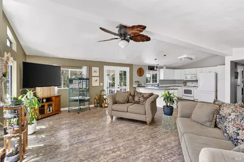 Living - 26841 Willow Ter, Cloverdale, CA 95425 photo 3 of 4