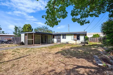 1433 Spruce Way, Healdsburg, CA 95448