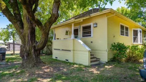 4898 Bodega Ave, Petaluma, CA 94952