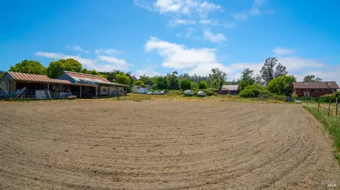 Exterior - 4898 Bodega Ave, Petaluma, CA 94952 photo 22 of 35