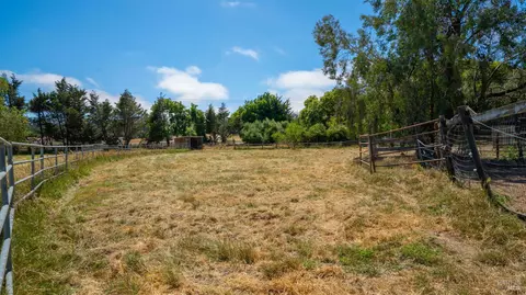 Exterior - 4898 Bodega Ave, Petaluma, CA 94952 photo 26 of 35
