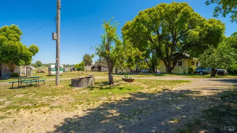 Exterior - 4898 Bodega Ave, Petaluma, CA 94952 photo 17 of 35