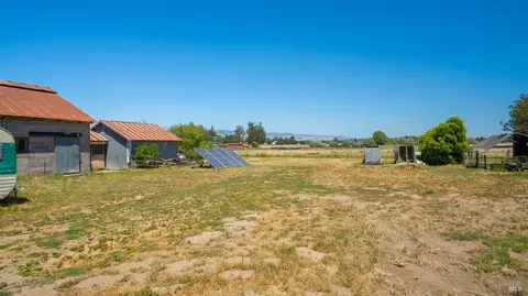 Exterior - 4898 Bodega Ave, Petaluma, CA 94952 photo 31 of 35