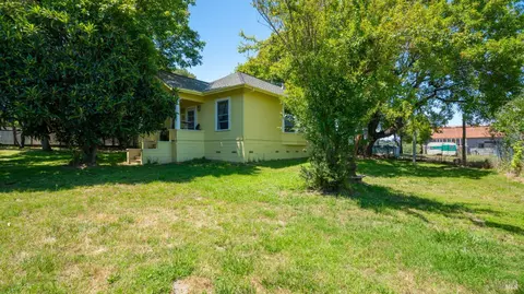 Exterior - 4898 Bodega Ave, Petaluma, CA 94952 photo 4 of 35