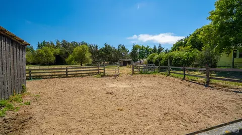 Exterior - 4898 Bodega Ave, Petaluma, CA 94952 photo 29 of 35