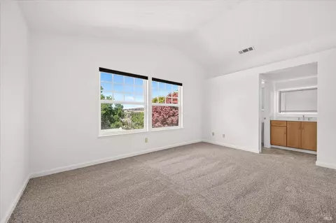 Bedroom - 136 Crownpointe Dr, Vallejo, CA 94591 photo 2 of 4