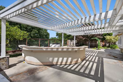 Exterior - 136 Crownpointe Dr, Vallejo, CA 94591 photo 8 of 11
