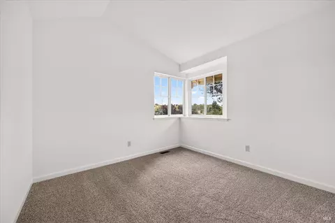 Bedroom - 136 Crownpointe Dr, Vallejo, CA 94591 photo 4 of 4