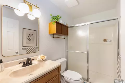 Bath - 101 Miller Ct, Petaluma, CA 94954 photo 2 of 2