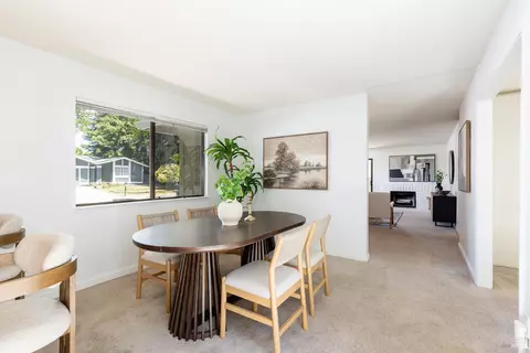 Dining - 101 Miller Ct, Petaluma, CA 94954 photo 3 of 4