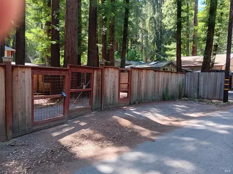 15543 Canyon 3 Rd, Guerneville, CA 95446