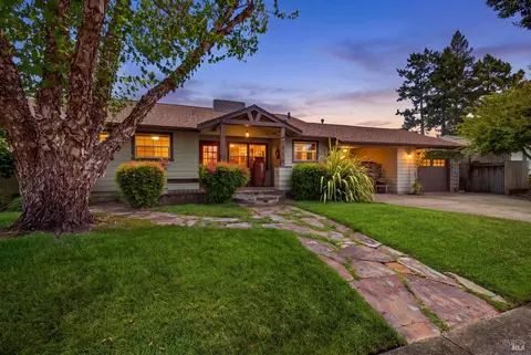 1916 Marian Ln, Santa Rosa, CA 95405