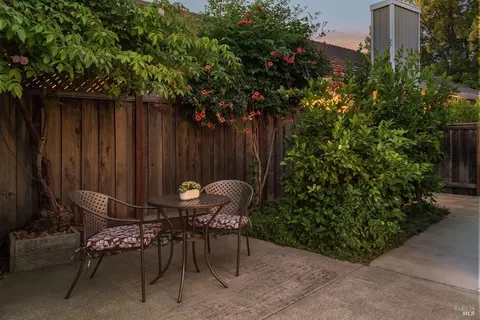 Exterior - 614 Shagbark St, Windsor, CA 95492 photo 4 of 5