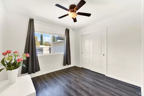 Bedroom - 2425 Oceanic Dr, Fairfield, CA 94533 photo 5 of 9