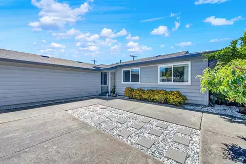 Exterior - 2425 Oceanic Dr, Fairfield, CA 94533 photo 7 of 20