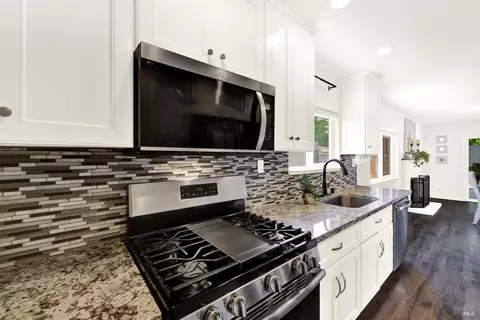 Kitchen - 2425 Oceanic Dr, Fairfield, CA 94533 photo 5 of 7