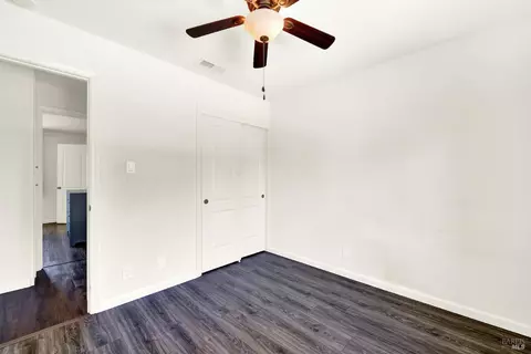 Bedroom - 2425 Oceanic Dr, Fairfield, CA 94533 photo 4 of 9