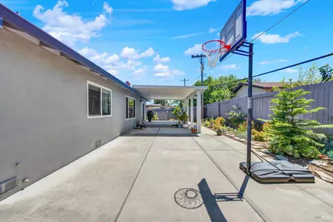 Exterior - 2425 Oceanic Dr, Fairfield, CA 94533 photo 18 of 20