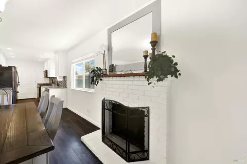 Dining - 2425 Oceanic Dr, Fairfield, CA 94533 photo 5 of 6